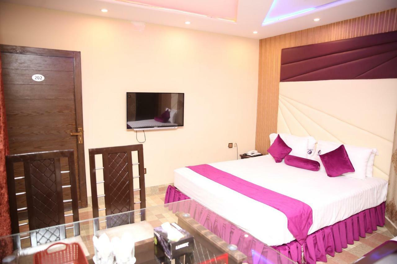 Premier Inn Gulberg لاهور المظهر الخارجي الصورة