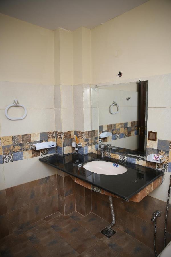 Premier Inn Gulberg لاهور المظهر الخارجي الصورة
